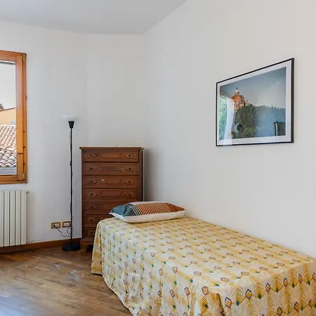 Casa Farini, Nel Cuore Di