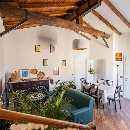 Casa Farini, Nel Cuore Di *