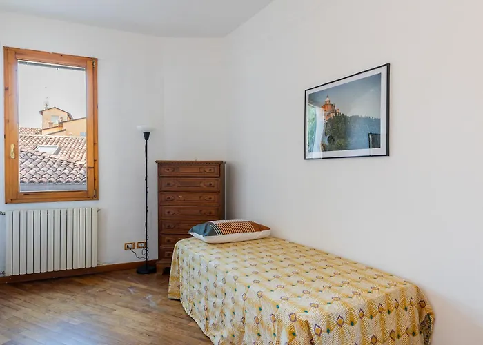 Casa Farini, Nel Cuore Di